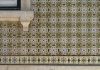 Tajemnice azulejos: co mówią płytki na murach o historii i mentalności Portugalczyków Ściana z misternymi azulejos w Lizbonie z tradycyjnym portugalskim wzorem